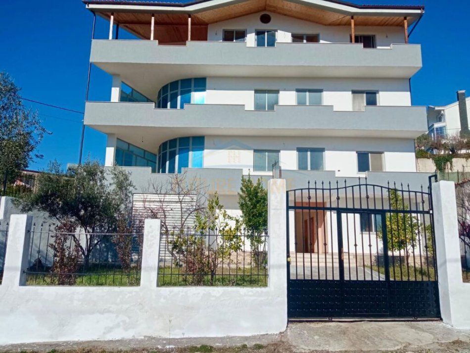 Tirane, shitet vile 4 Katshe Kati 4, 637 m² 400.000 € (Tufinë)
