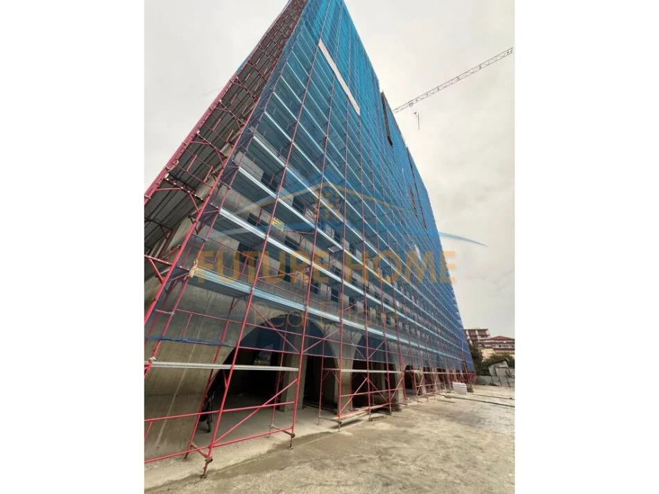 Tirane, shitet apartament 2+1+Ballkon Kati 6, 116 m² 260.000 € (Komun e Parisit)