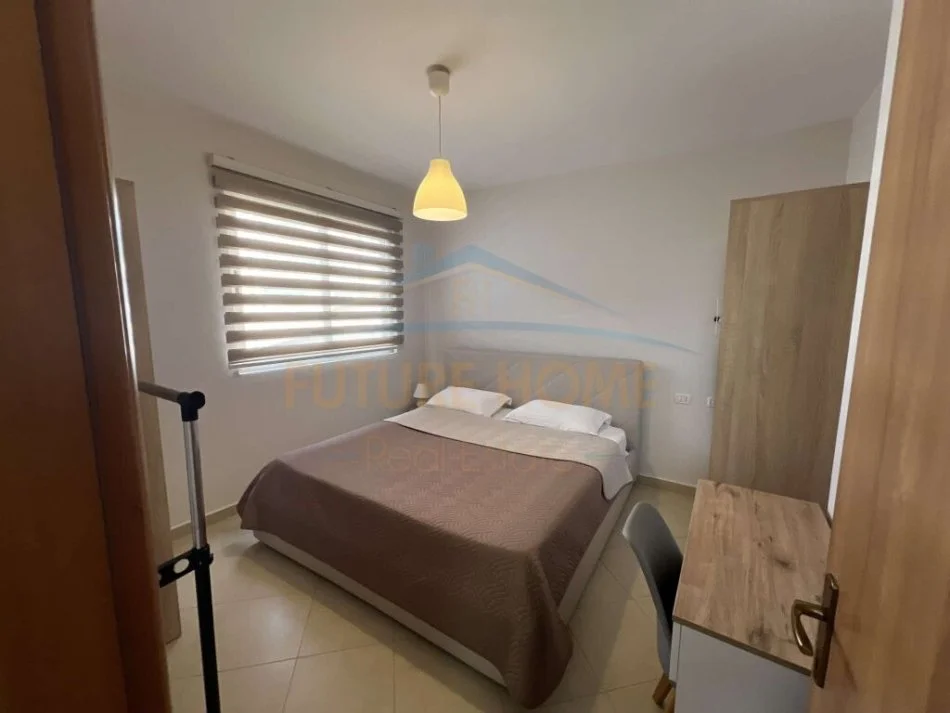 Tirane, jepet me qera apartament 1+1 Kati 5, 65 m² 420 € (UNAZA E RE)