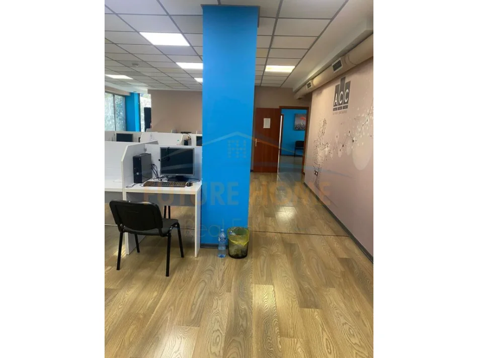 Tirane, jepet me qera ambjent biznesi Kati 1, 288 m² 3.000 € (Selvia)