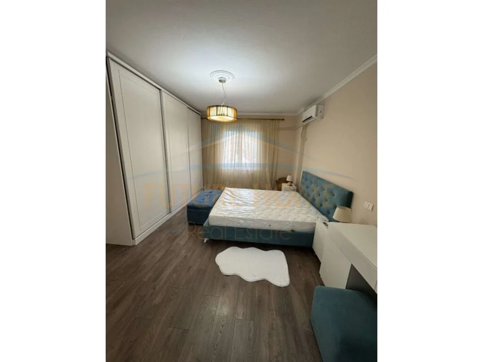 Tirane, jepet me qera apartament 2+1 Kati 3, 116 m² 1.200 € (RRUGA E KAVAJES)