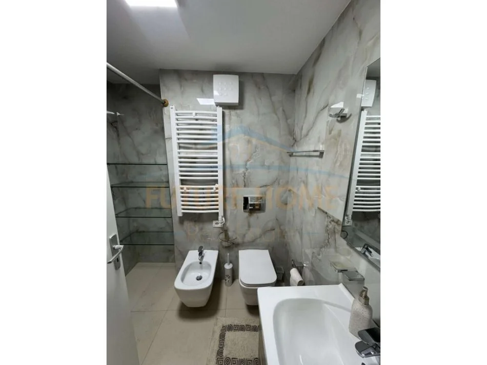 Tirane, jepet me qera apartament 2+1 Kati 3, 116 m² 1.200 € (RRUGA E KAVAJES)