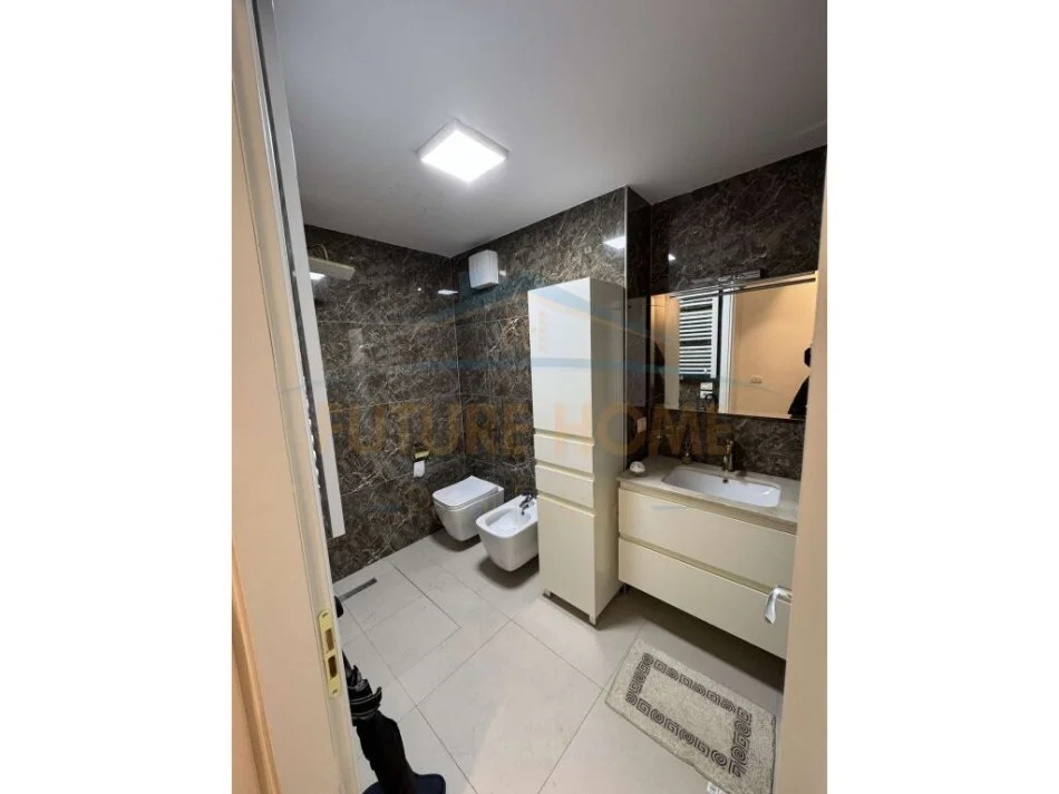 Tirane, jepet me qera apartament 2+1 Kati 3, 116 m² 1.200 € (RRUGA E KAVAJES)