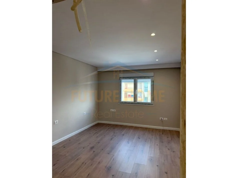 Durres, shitet apartament 2+1 Kati 5, 83 m² 90.000 € (Lagjia 16 , Durres)