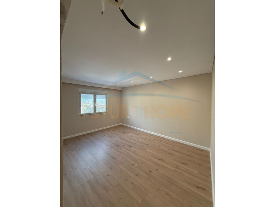 Durres, shitet apartament 2+1 Kati 5, 83 m² 90.000 € (Lagjia 16 , Durres)
