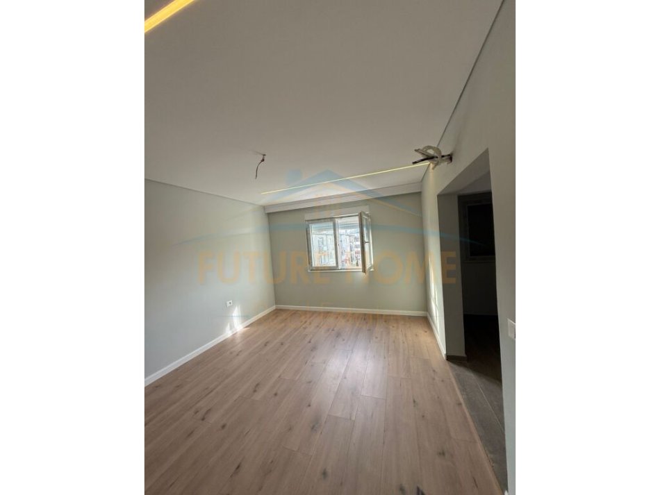 Durres, shitet apartament 2+1 Kati 5, 83 m² 90.000 € (Lagjia 16 , Durres)