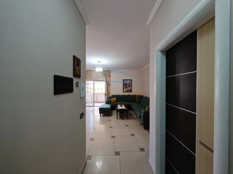 Durres, jepet me qera apartament 1+1 Kati 4, 70 m² 350 € 