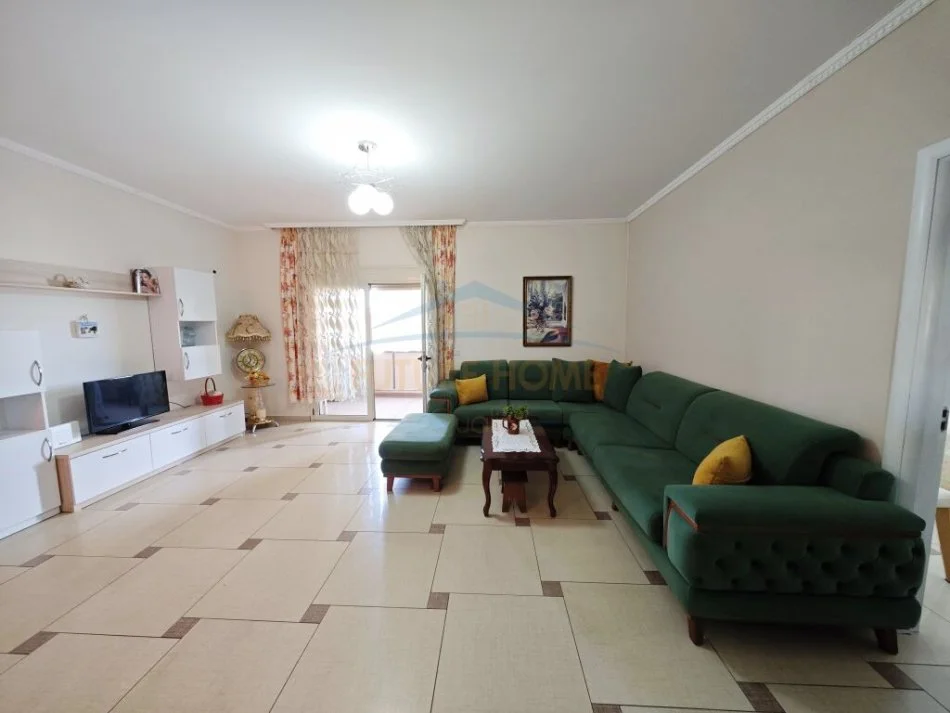 Durres, jepet me qera apartament 1+1 Kati 4, 70 m² 350 € 