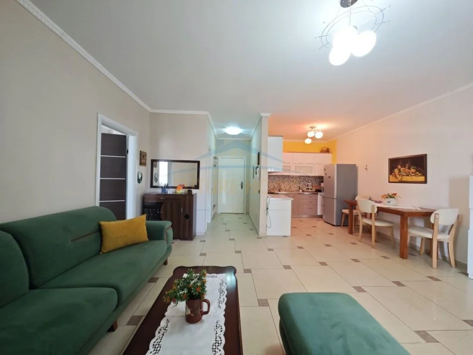 Durres, jepet me qera apartament 1+1 Kati 4, 70 m² 350 € 