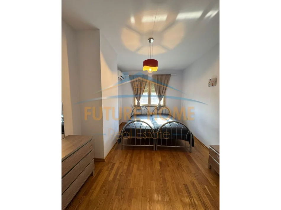 Tirane, jepet me qera apartament duplex 3+1+Aneks+Ballkon Kati 6, 231 m² 1.500 € (petronini)