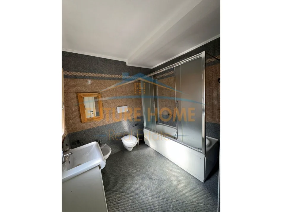 Tirane, jepet me qera apartament duplex 3+1+Aneks+Ballkon Kati 6, 231 m² 1.500 € (petronini)