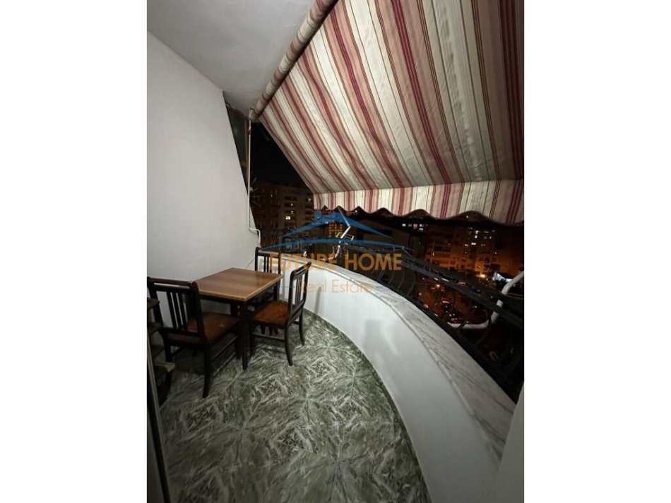 Tirane, jepet me qera apartament 2+1 Kati 5, 87 m² 550 € (rruga Muzaket)
