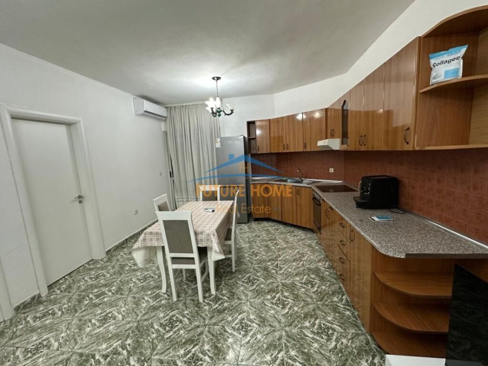 Tirane, jepet me qera apartament 2+1 Kati 5, 87 m² 550 € (rruga Muzaket)