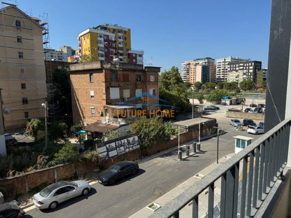Tirane, jepet me qera apartament 1+1 Kati 2, 50 m² 450 € (Bulevardi i Ri)