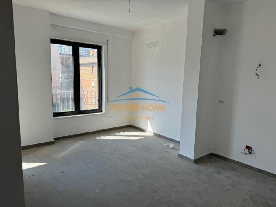 Tirane, jepet me qera apartament 1+1 Kati 2, 50 m² 450 € (Bulevardi i Ri)