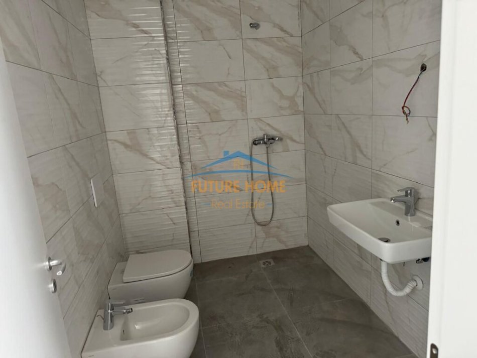 Tirane, jepet me qera apartament 1+1 Kati 2, 50 m² 450 € (Bulevardi i Ri)