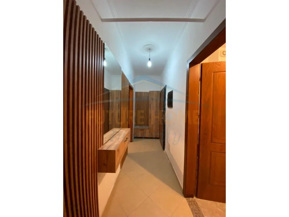 Tirane, jepet me qera apartament 1+1 Kati 4, 64 m² 400 € (FRESK)