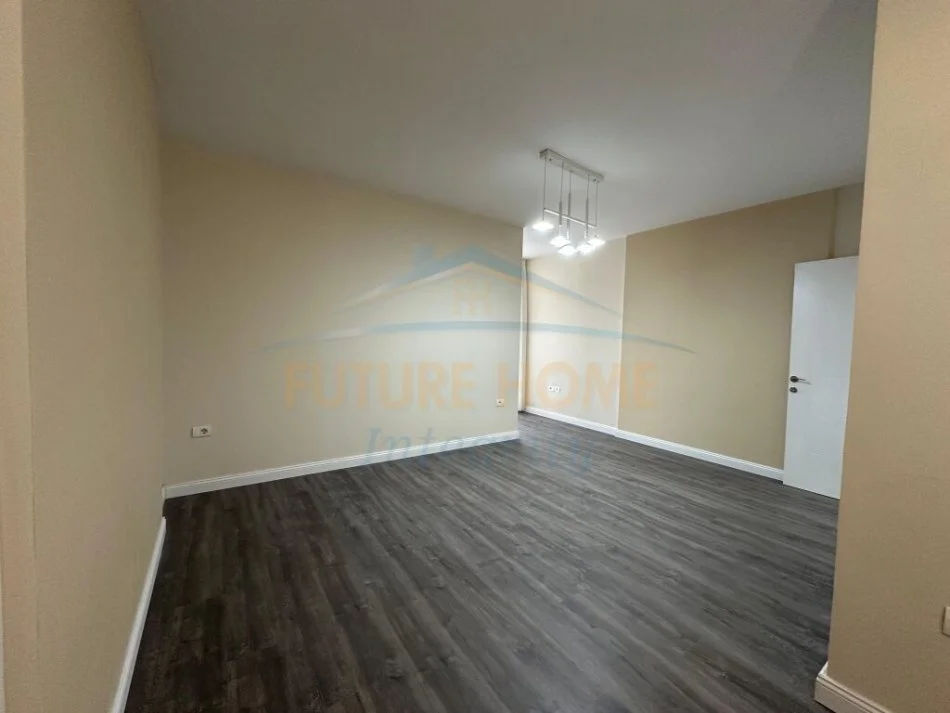 Tirane, shitet apartament 1+1 Kati 4, 50 m² 119.000 € (SHKOLLA E KUQE TIRANE)