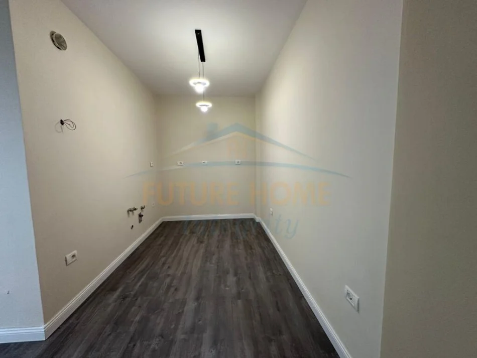 Tirane, shitet apartament 1+1+Ballkon Kati 4, 50 m² 119.000 € (Shkolla e Kuqe)