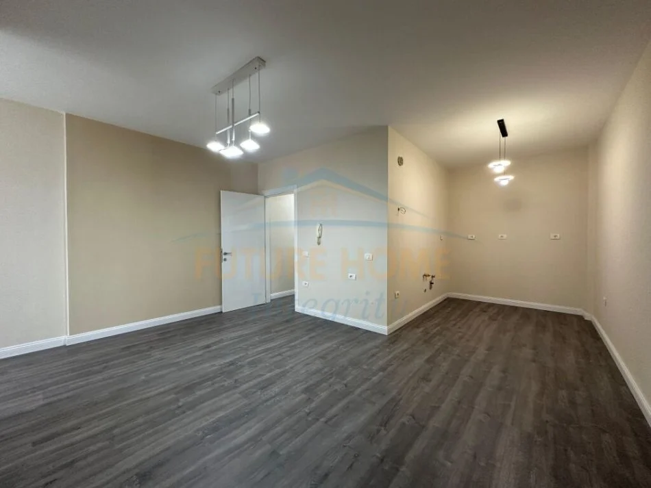 Tirane, shitet apartament 1+1 Kati 4, 50 m² 119.000 € (SHKOLLA E KUQE TIRANE)