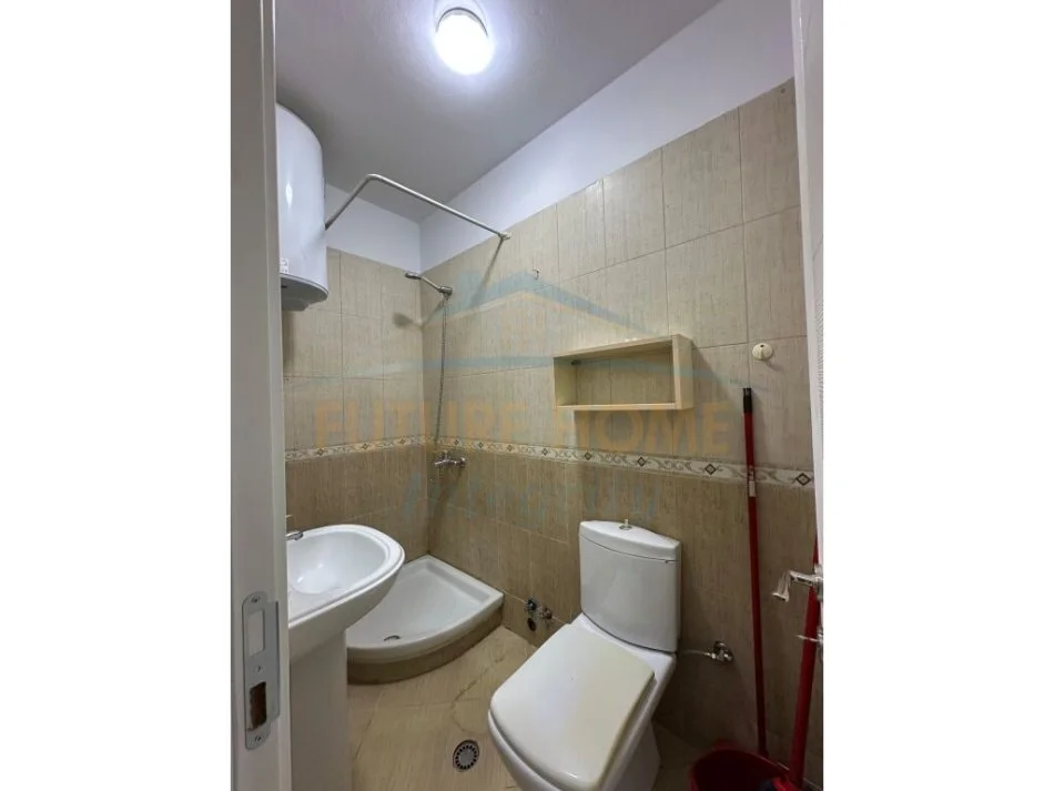 Tirane, shitet apartament 1+1 Kati 4, 50 m² 119.000 € (SHKOLLA E KUQE TIRANE)