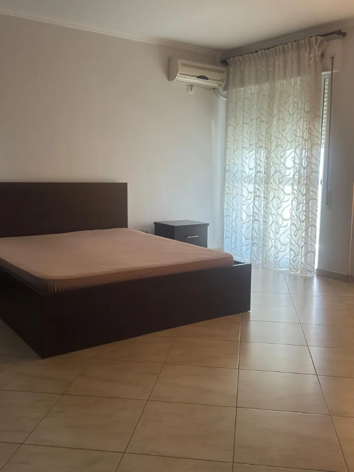Tirane, jepet me qera apartament 2+1 Kati 3, 110 m² 650 € (Don Bosko)