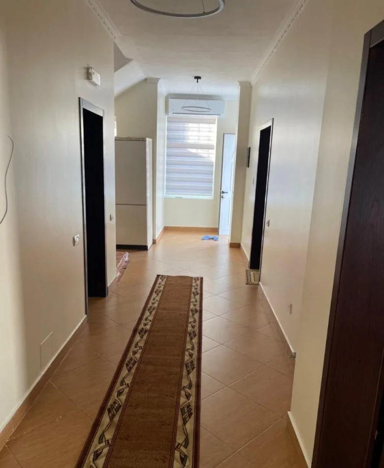 Tirane, jepet me qera apartament 1+1 Kati 1, 120 m² 500 € (Tregu Elektrik)