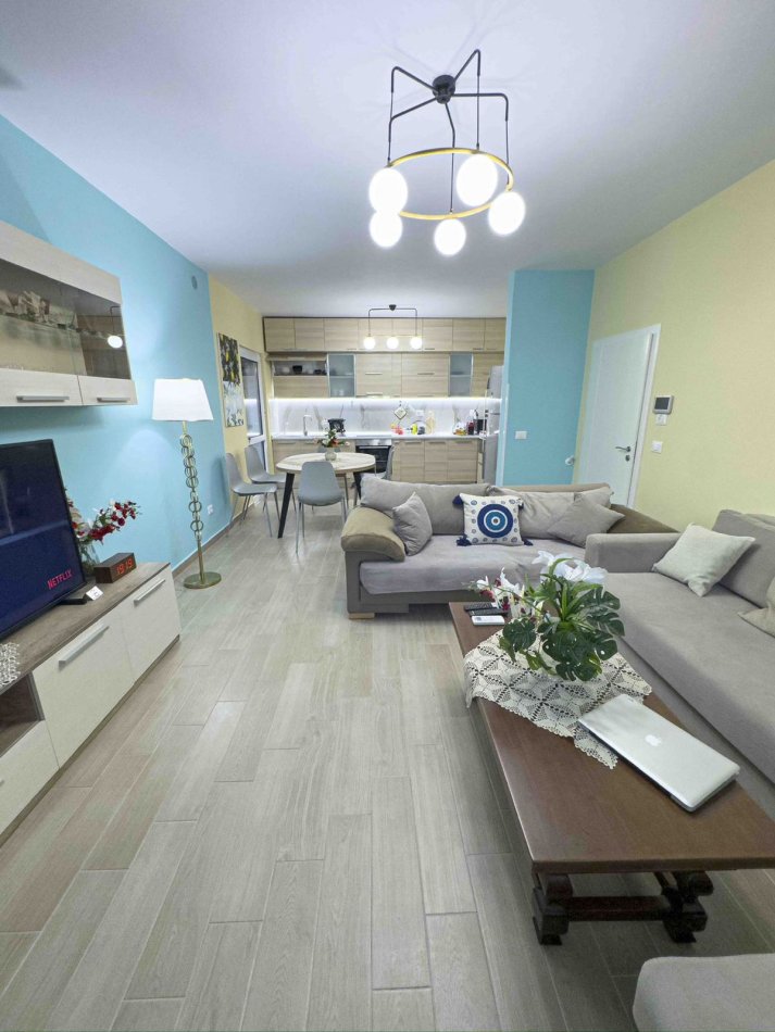 Tirane, jepet me qera apartament 2 Katshe Kati 0, 170 m² 1.100 € (Vilat Gjermane)