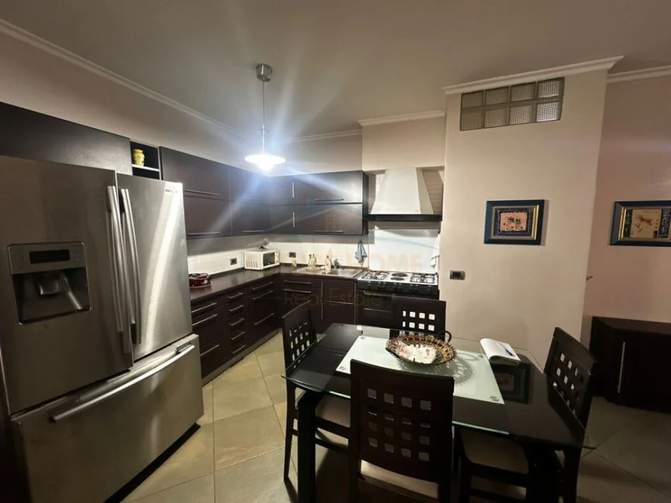 Tirane, jepet me qera apartament 2+1 Kati 7, 97 m² 750 € (Don Bosko)