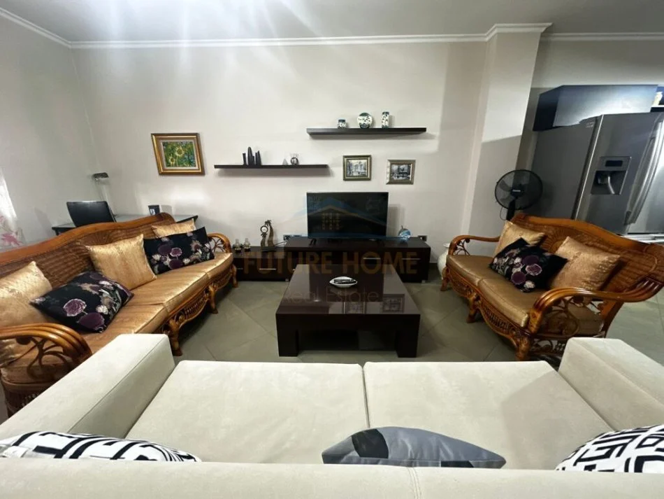 Tirane, jepet me qera apartament 2+1 Kati 7, 97 m² 750 € (Don Bosko)