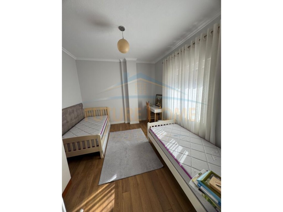 Tirane, shitet apartament 2+1+Ballkon Kati 5, 110 m² 160.000 € (Rruga e Elbasanit)