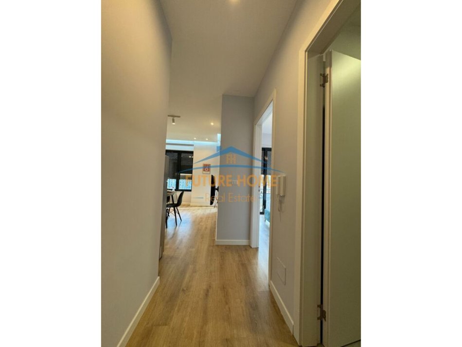 Tirane, jepet me qera apartament 1+1 Kati 6, 60 m² 650 € (rruga Karl Gega)