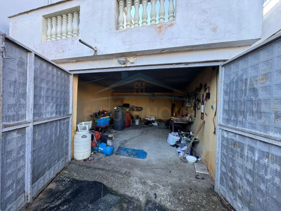 Durres, shitet shtepi 3+1 Kati 2, 143 m² (SPITALL)