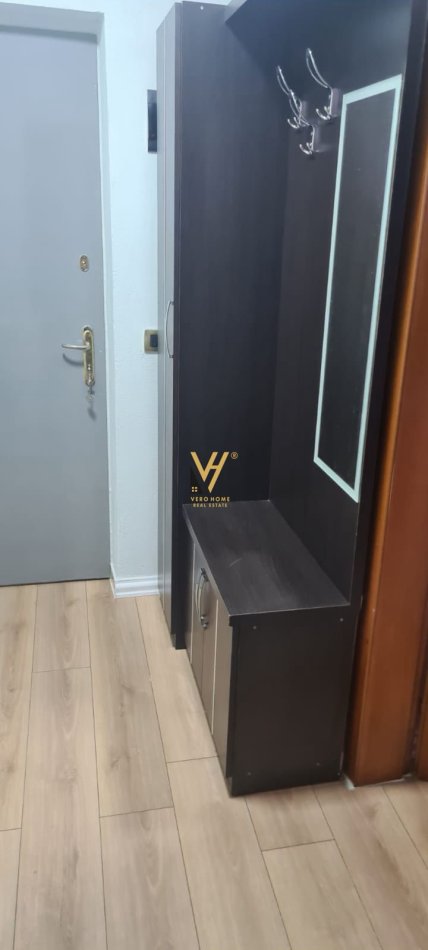 Tirane, jepet me qera apartament 1+1+Ballkon Kati 4, 50 m² 400 € (ALI DEMI)