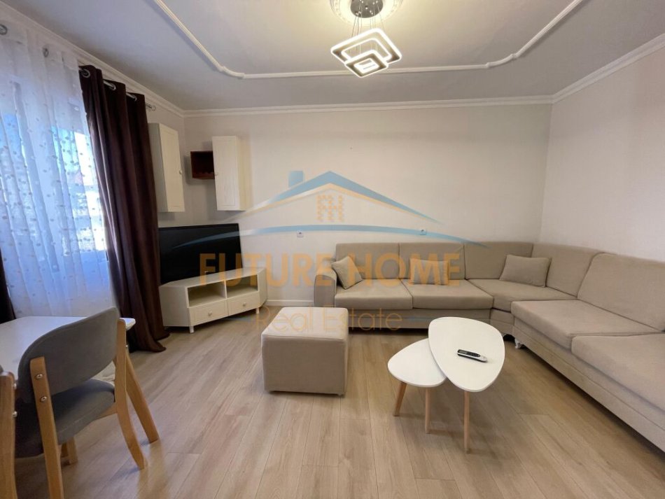 Tirane, shitet apartament 1+1 Kati 4, 57 m² 90.000 € (PORCELAN)