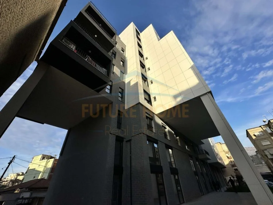 Tirane, shitet apartament 2+1 Kati 7, 113 m² 214.000 € (Rruga Bardhyl)