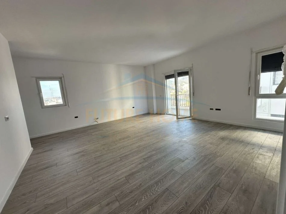 Tirane, shitet apartament 2+1 Kati 7, 113 m² 214.000 € (Rruga Bardhyl)