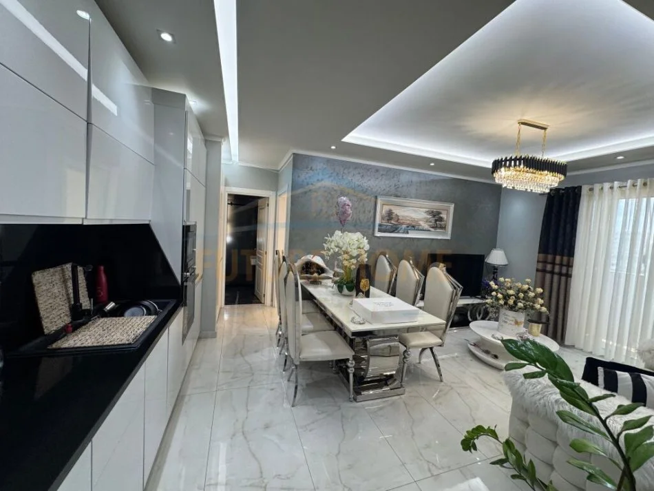 Durres, shitet apartament 2+1 Kati 7, 88 m² 133.000 € (Stacioni i Pare i Plazhit)