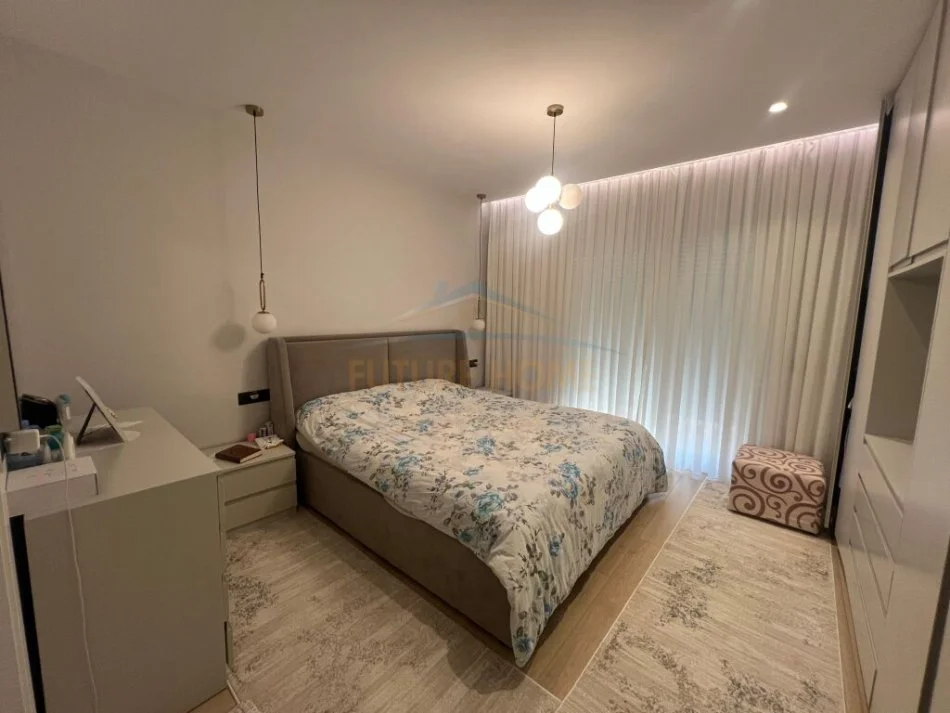 Tirane, jepet me qera Vile 4 Katshe , 480 m² 6.500 € (Sauk i vjeter)