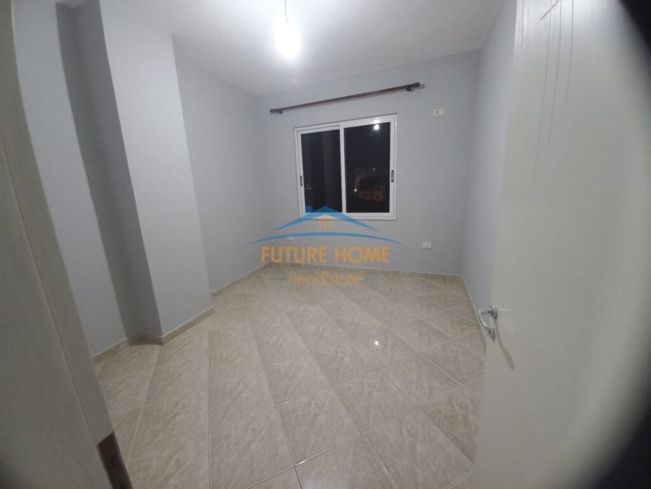 Tirane, jepet me qera apartament 1+1 Kati 3, 100 m² 300 € (ish Dogana)