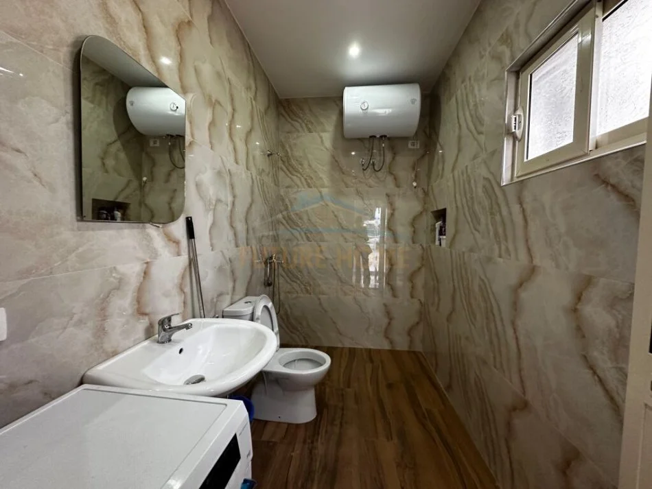 Tirane, jap me qera apartament 2+1 Kati 5, 140 m² 500 € (SELITE)
