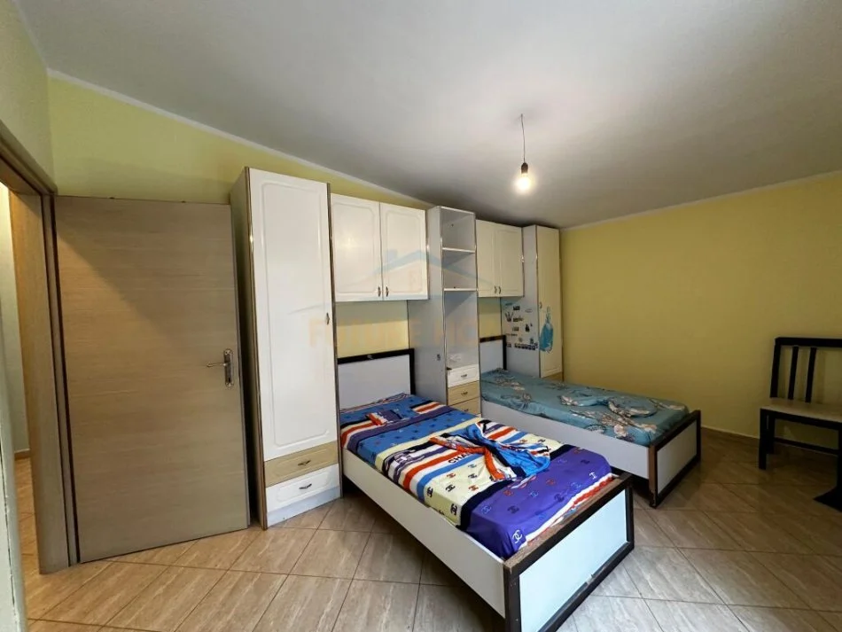 Tirane, jap me qera apartament 2+1 Kati 5, 140 m² 500 € (SELITE)