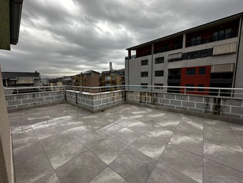 Tirane, jap me qera apartament 2+1 Kati 5, 140 m² 500 € (SELITE)