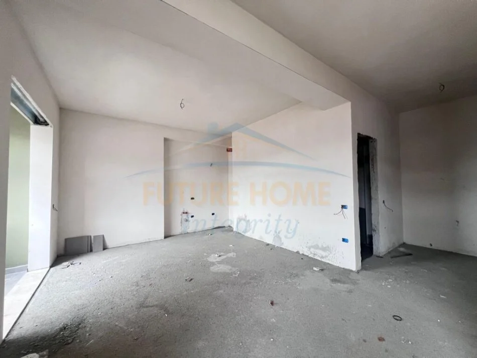 Tirane, shitet apartament 1+1+Ballkon Kati 10, 115.000 € (Kompleksi Golden Park 3)