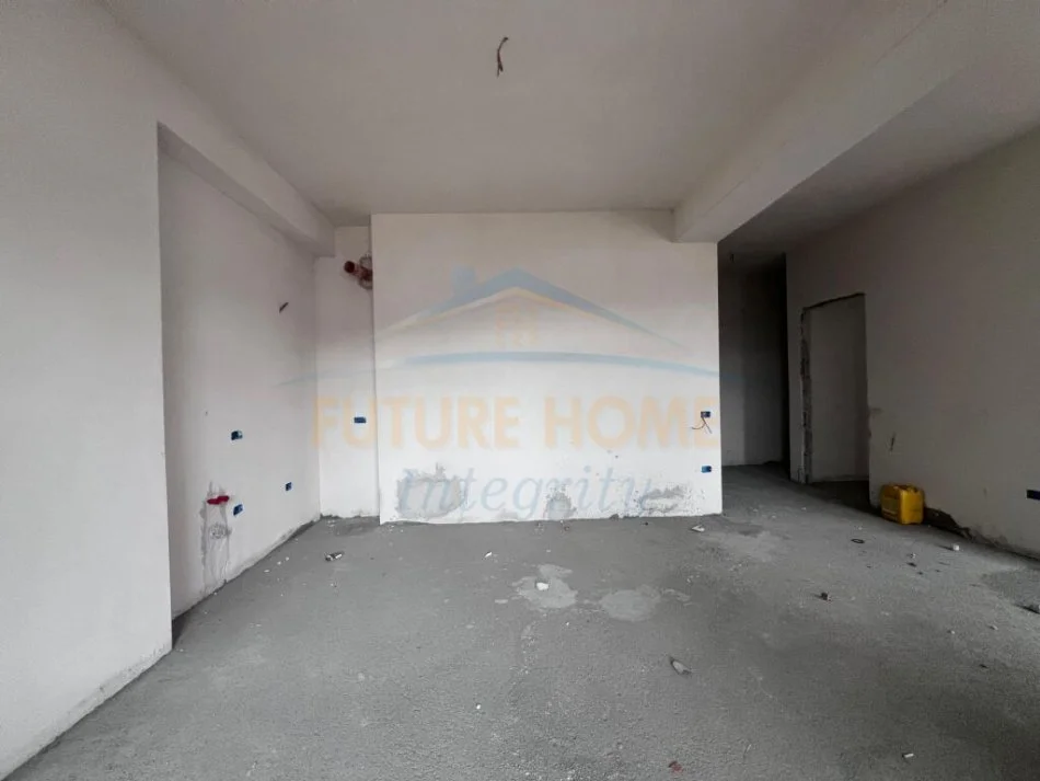 Tirane, shitet apartament 1+1+Ballkon Kati 10, 115.000 € (Kompleksi Golden Park 3)