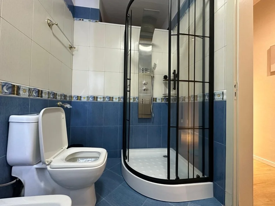 Tirane, jepet me qera apartament 2+1+Ballkon Kati 5, 112 m² 1.500 € (sami frasheri)