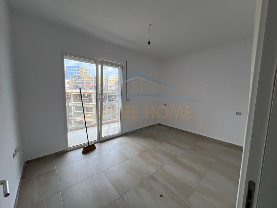 Tirane, shitet apartament 1+1 Kati 3, 68 m² 95.200 € (Ali Dem.)