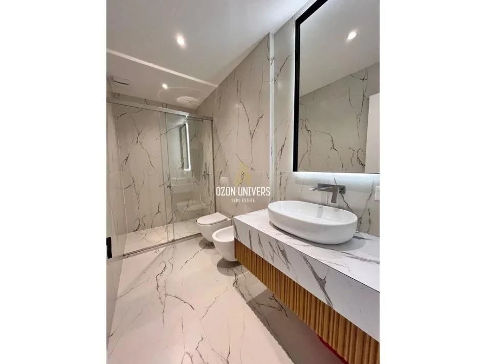 Tirane, jepet me qera apartament 1+1 Kati 12, 55 m² 1.000 € (Shallvaret prane Taiwan !)