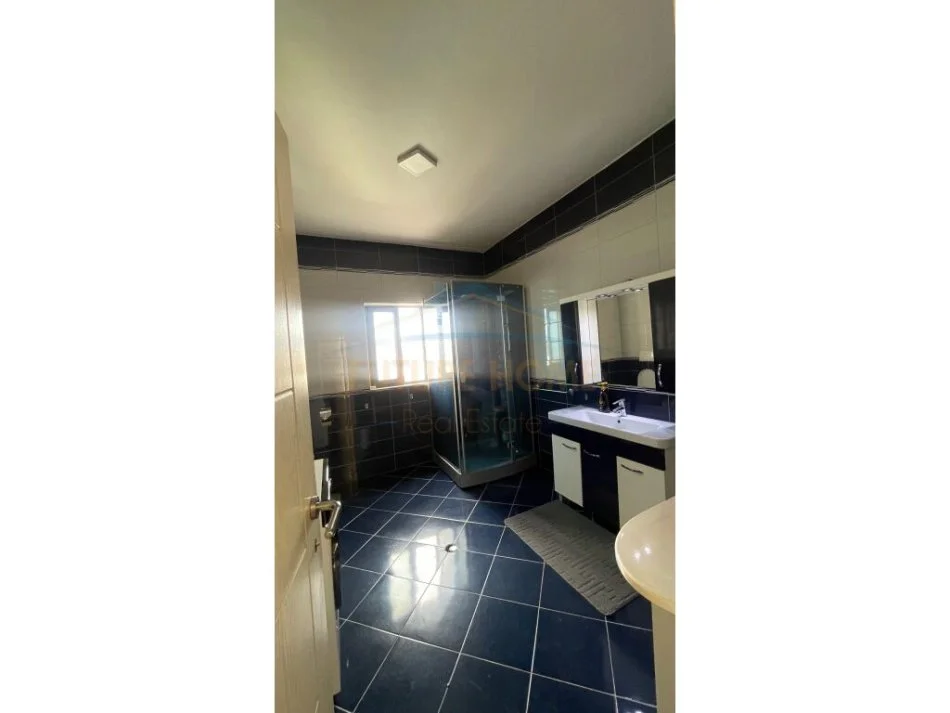 Tirane, shitet Vile 4 Katshe Kati 0, 175 m² 1.380.000 € (Rruga Selaudin Zorba, AREA39535)