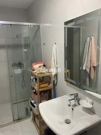 Tirane, jepet me qera apartament 2+1 Kati 3, 95 m² 700 € (Komuna E Parisit)